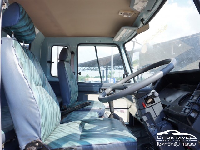 อีซูซุล็อกกี้ 6ล้อ 195 แรงม้า ยาว7เมตร ติดเคน