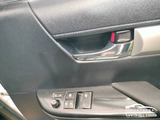 Toyota Hilux Revo Smart Cab 2.4 E